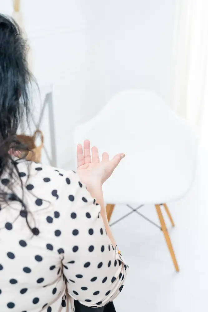 ramona-pascu-sedinta-terapie-vertical1